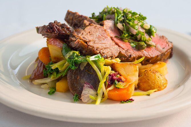 2.5-hour Dinner Cruise on Willamette River - The 3-Course Dinner: What’s Included and What You Can Skip Paying For