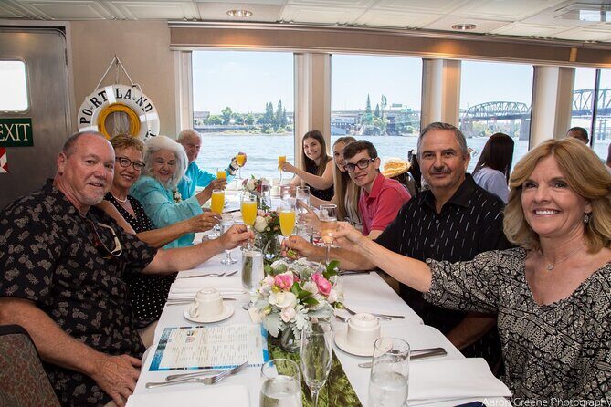 2-hour Brunch Cruise on Willamette River - Getting Onboard at 1010 SW Naito Pkwy: Seating, Levels, and Timing