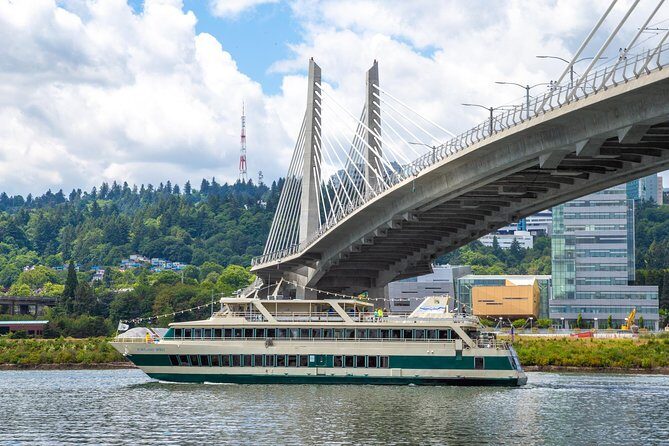 2-hour Lunch Cruise on Willamette River - The Included Lunch: Fresh Bread, an Entrée Choice, and One House Dessert