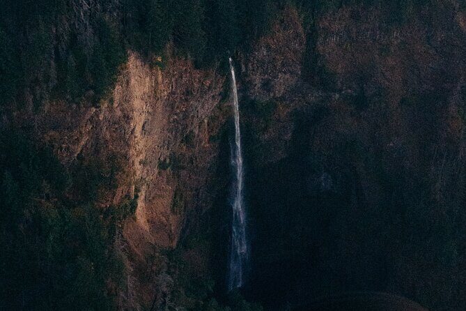 40 Minute Multnomah Falls & Waterfall Air Tour by Envi Adventures - Price and Value: $449 Per Group Up to 3 People