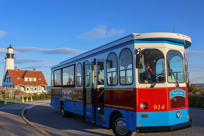 Discover Portland City and Lighthouse Tour - Entering The Portland Trolley Loop: City Highlights in 1 Hour 45 Minutes