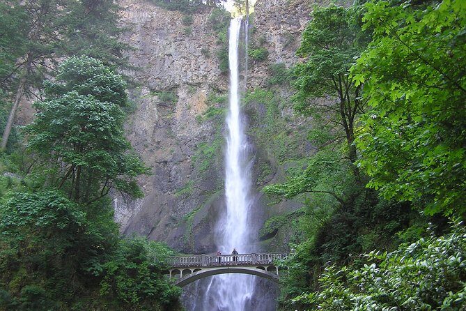 Gorge Explorer - Multnomah Falls & Beyond - PDX08 - Bus Windows and Audio: Small Issues That Can Change Your Day