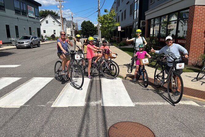 Lighthouse Bicycle Tour from South Portland with 4 Lighthouses - Willard Beach break: a practical pause before the icon