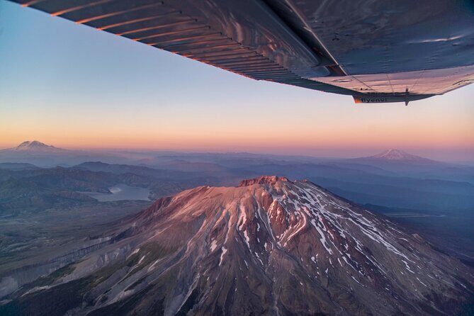 Mt. St. Helens Air Tour by Envi Adventures - Flying above Portland: rivers, Mt. Hood, and city scale
