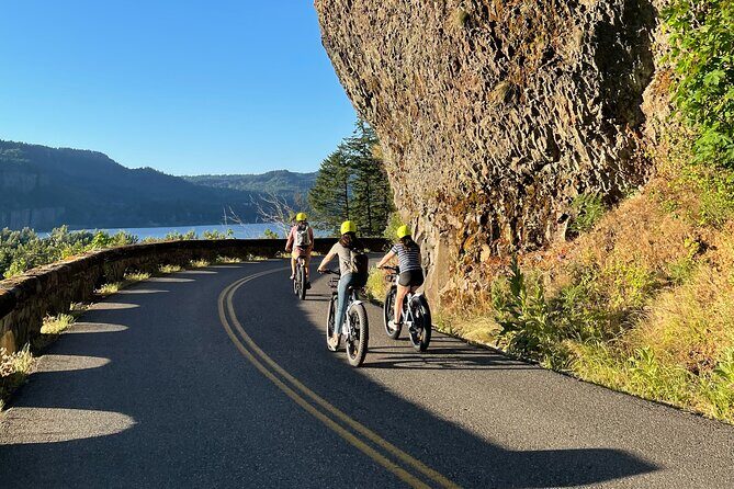 Multnomah Falls E-Bike Waterfall Tour (2+ Hours) - Ponytail Falls: the optional hike and the walk-behind moment
