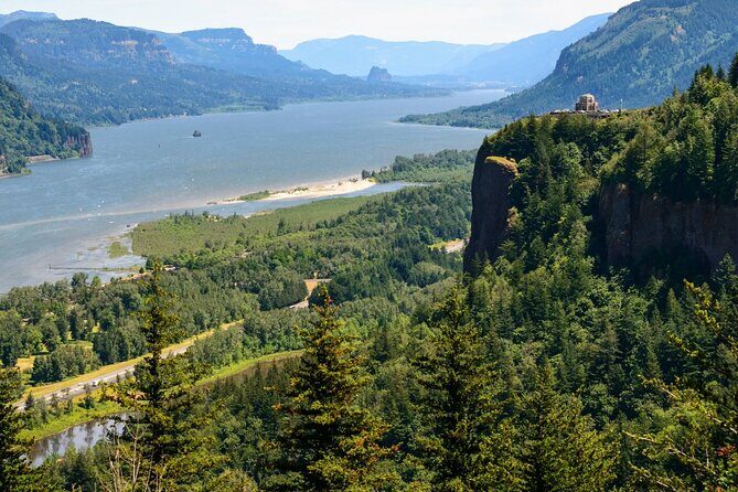 Portland City & Columbia Gorge Waterfalls: Our two best tours! - Vista House: architecture and the kind of view you plan for