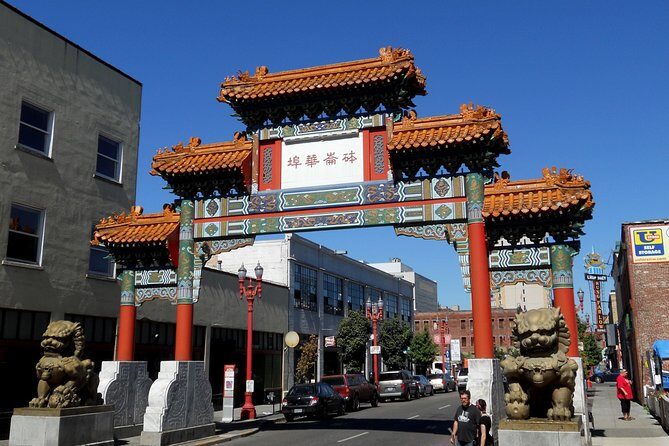 Portland Scavenger Hunt Adventure - Walking the 2.4 Miles or Riding the Streetcar