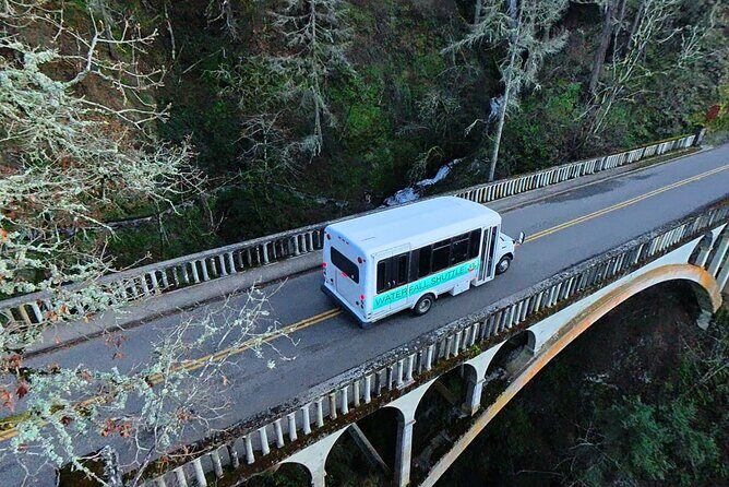 Portland to Multnomah Falls a Waterfall Tour of 5 Falls and More - Crown Point State Scenic Corridor: The Gorge View Finish at Vista House