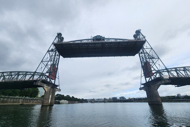 Portland's Ultimate 12 Historic Bridges' Scenic Boat Tour - The river route: where the bridges and landmarks line up