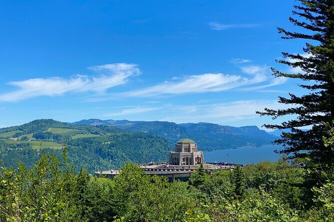 Private - 1/2 day Columbia River Gorge & Waterfalls Tour From Portland - Bonneville Lock & Dam: Salmon Ladders and Power House Vibes