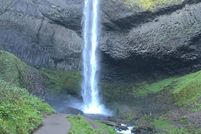 Private - 1/2 day Columbia River Gorge & Waterfalls Tour From Portland - Horsetail Falls: The Final Waterfall Moment