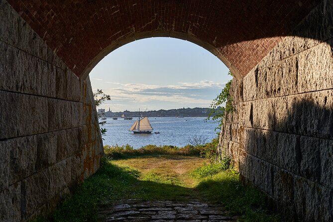 Private Island Fort Tour in Casco Bay: Boat Cruise & Island Tour - Getting to the water: Portland Beer Hub and the 10:30 start
