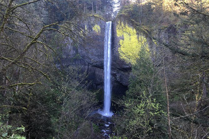 Small Group: Columbia River Gorge Waterfalls and Mt Hood Day Tour from Portland - What to pack and how to handle weather on Mt Hood