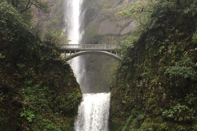 Small Group: Columbia River Gorge Waterfalls Tour from Portland - What to bring (so the weather doesn’t run your day)