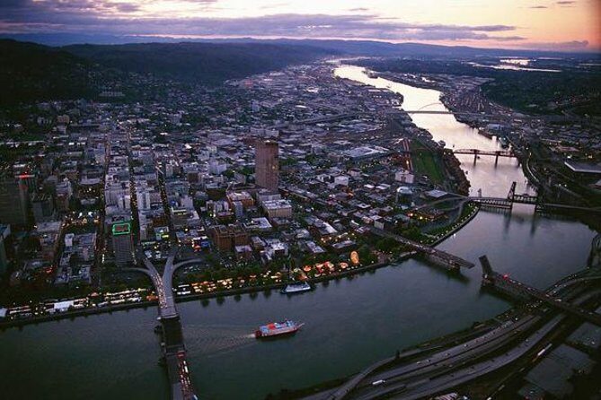 'The Best of Portland' City Tour: Small-Group Sightseeing Tour - Old Town and Waterfront Park drive-bys: the bonus texture