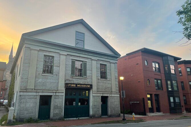 Walk With Ghosts in Portland - McLellan-Sweat House (built 1801): balls, ghosts, and Federal-style grandeur