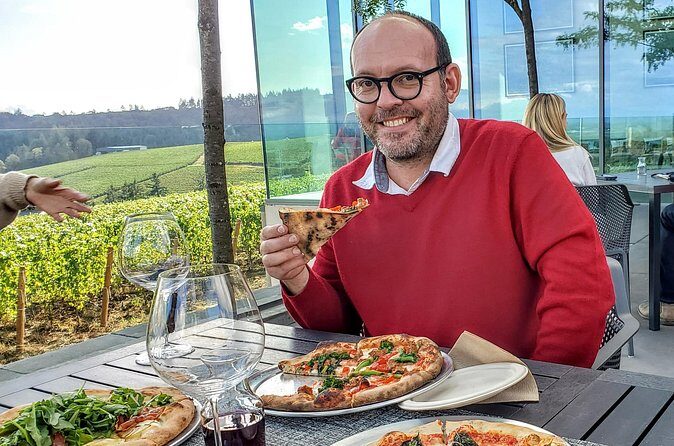 Willamette Valley Pinot Noir & Wood Fired Pizza Pairing Tour - The people-factor: why the atmosphere feels right for dates and friend time